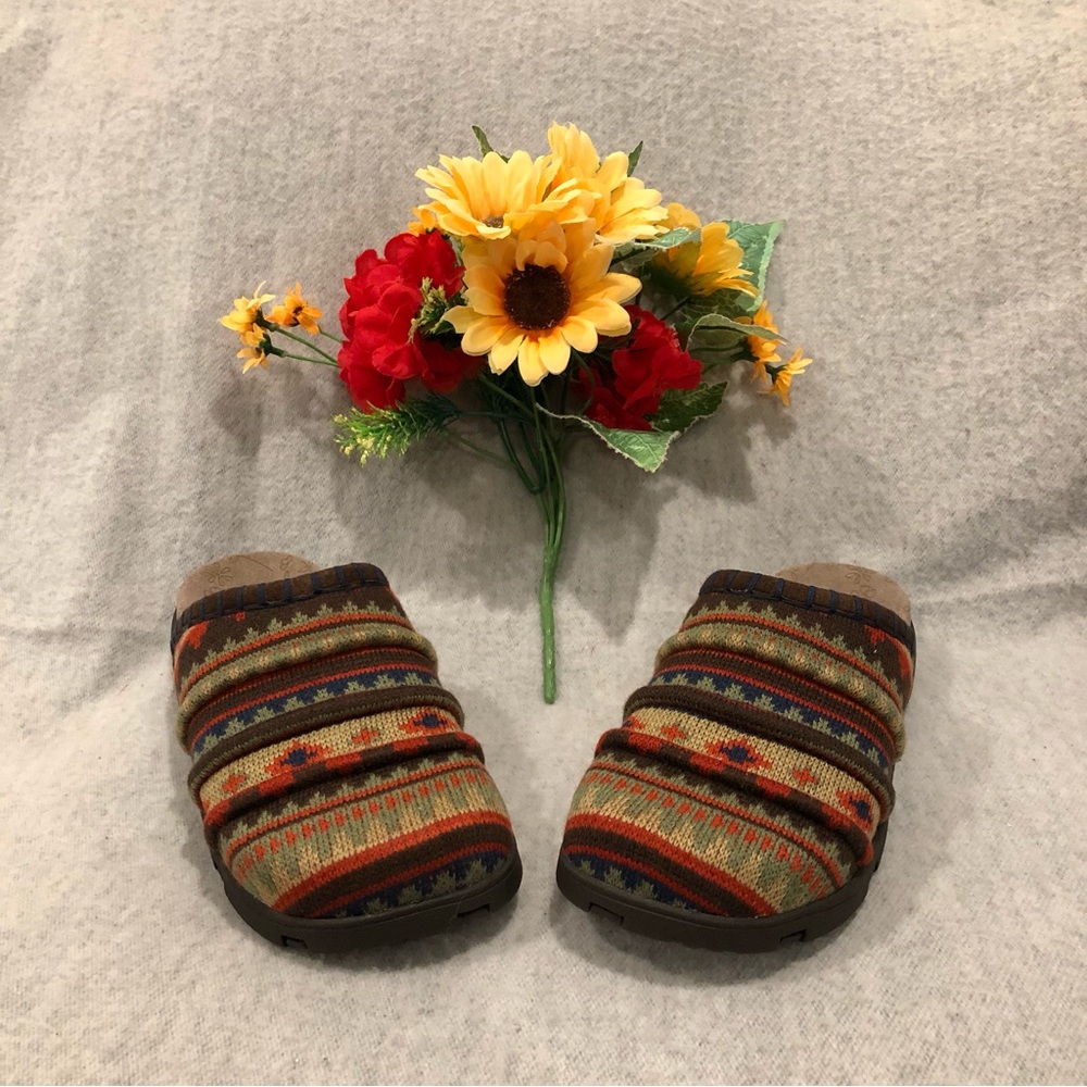 NWOT - Taos Multi-Colored Sweater Clogs - Picture 14 of 16
